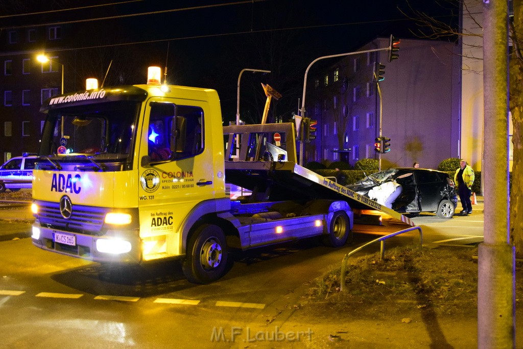 VU PKW Strab Koeln Melatenguertel Eisenstr P33.JPG - Miklos Laubert